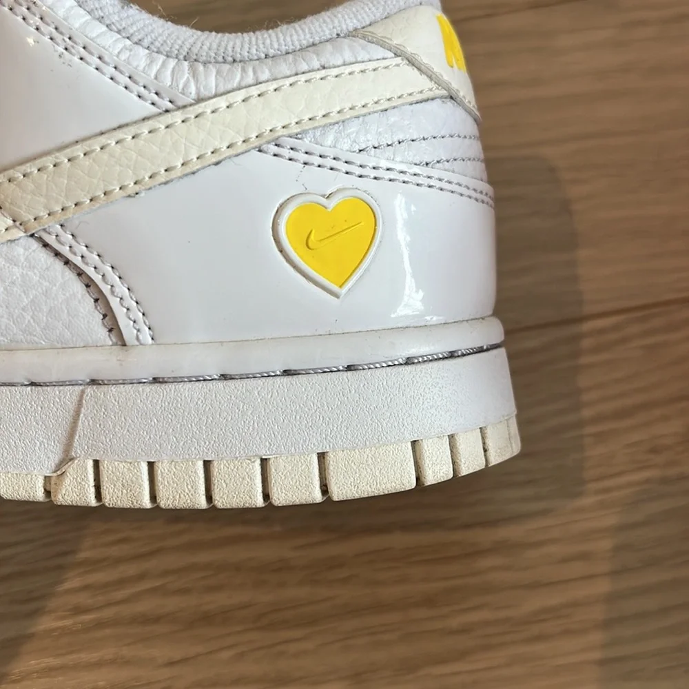 Nike dunk low - special limited edition Valentine’s Day 2023 - Picture 8 of 10